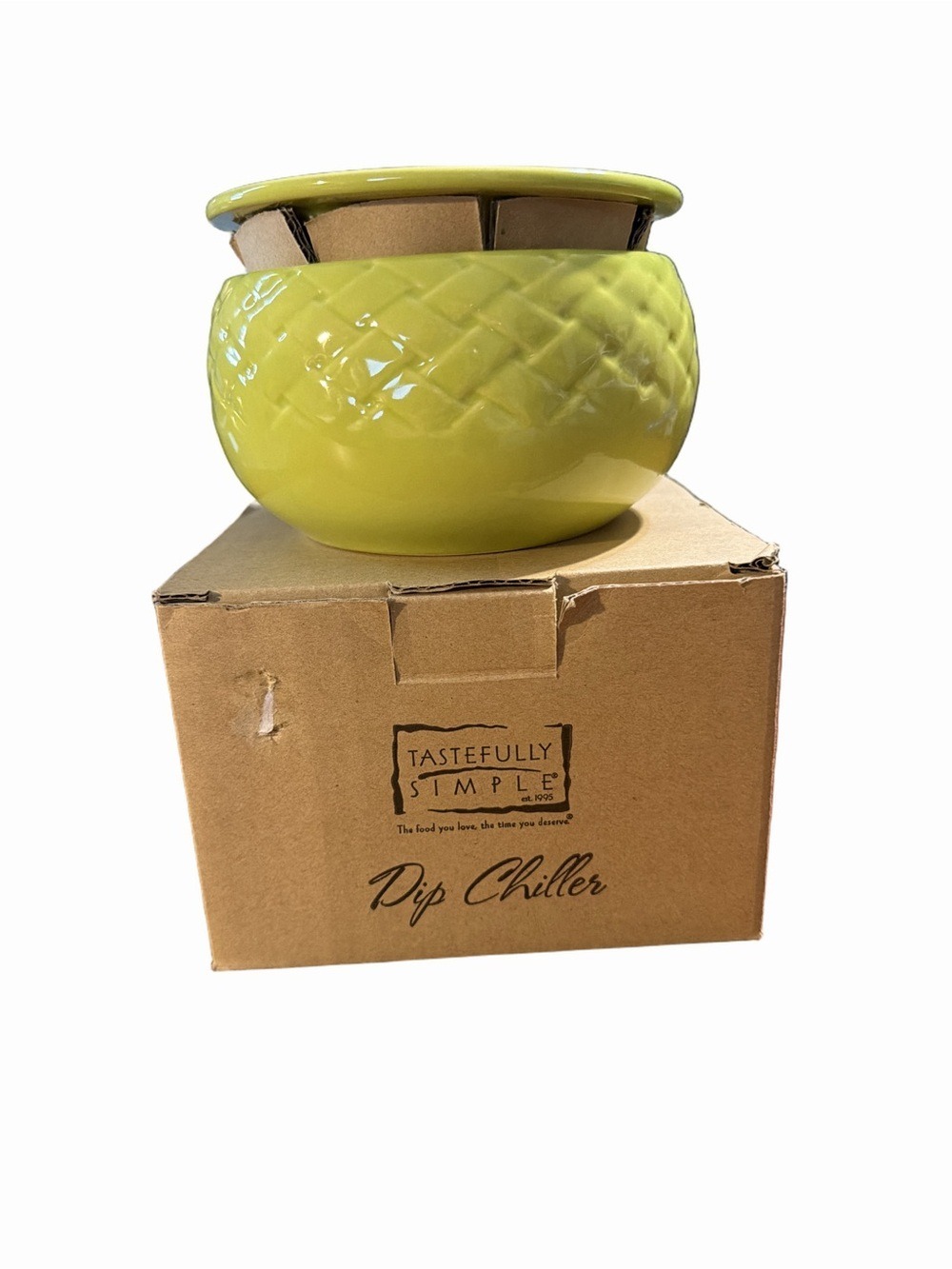Tastefully Simple Ceramic Dip Chiller Bowl in Lime Green-New